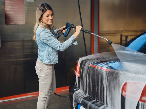 Why Choose Our Certified Pressure Washing Experts for Your Project Needs in Alturas, FL?